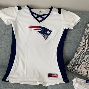 Patriots women’s shirt L